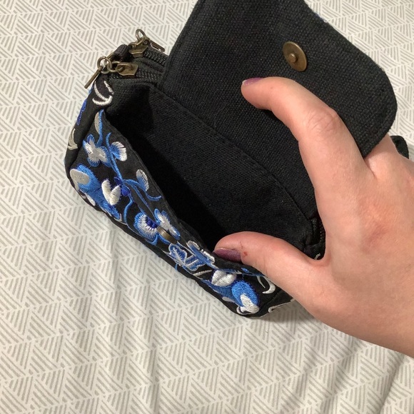 Embroidered Flower Wristlet Bag - Picture 6 of 10